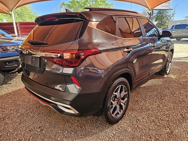 2023 Kia Seltos photo 4