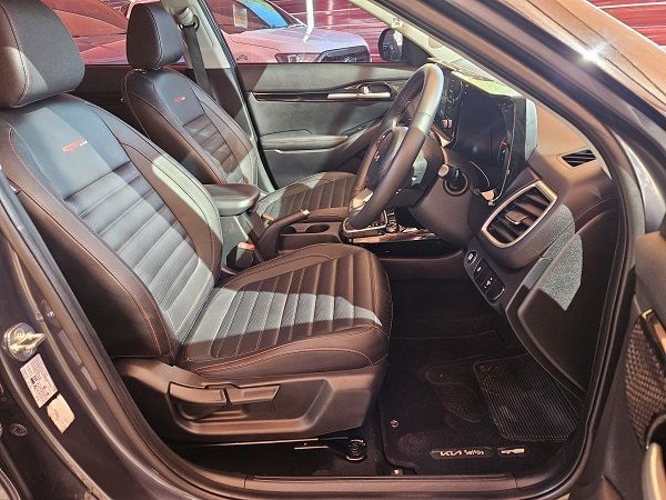 2023 Kia Seltos photo 7