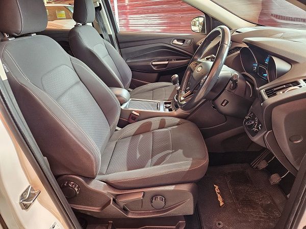 2020 Ford Kuga photo 9