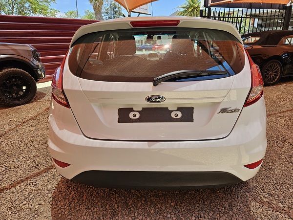 2017 Ford Fiesta photo 4