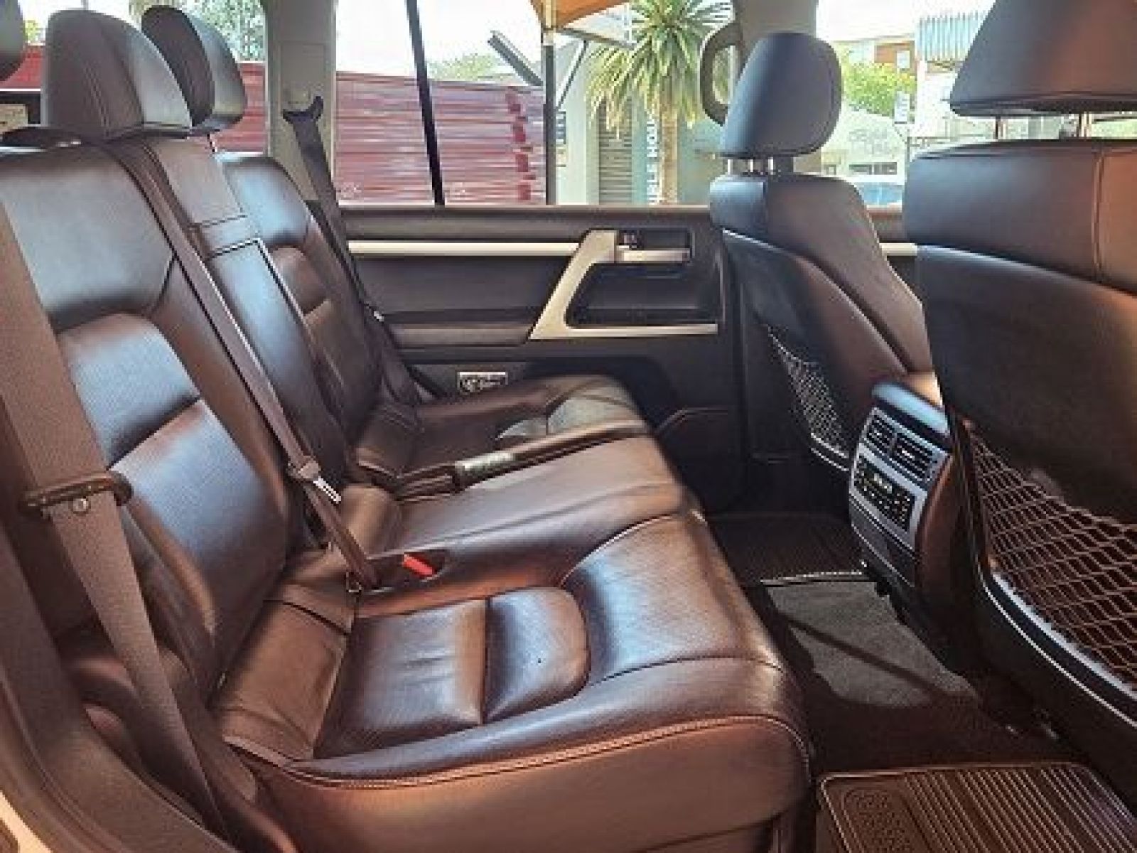 2020 Toyota Land Cruiser photo 10
