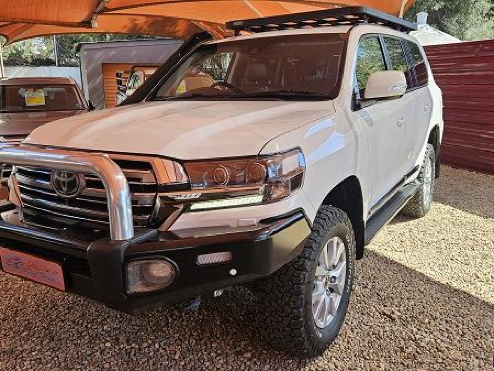 2020 Toyota Land Cruiser photo 4