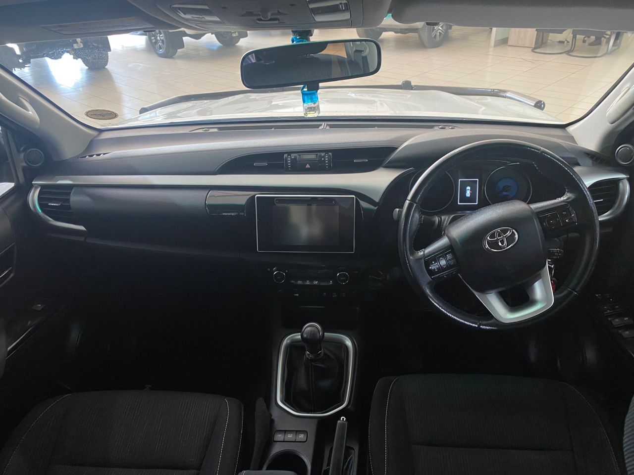 2017 Toyota Hilux photo 7