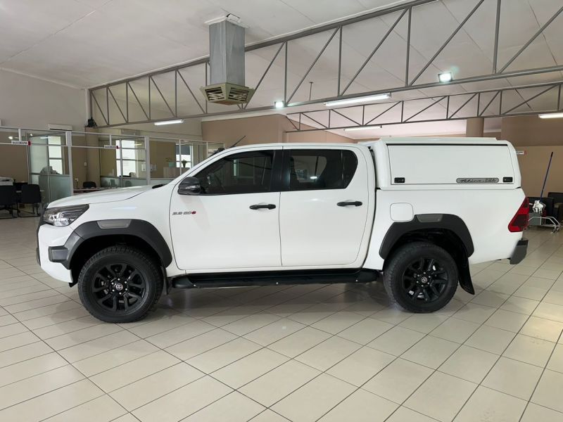 2021 Toyota Hilux photo 3