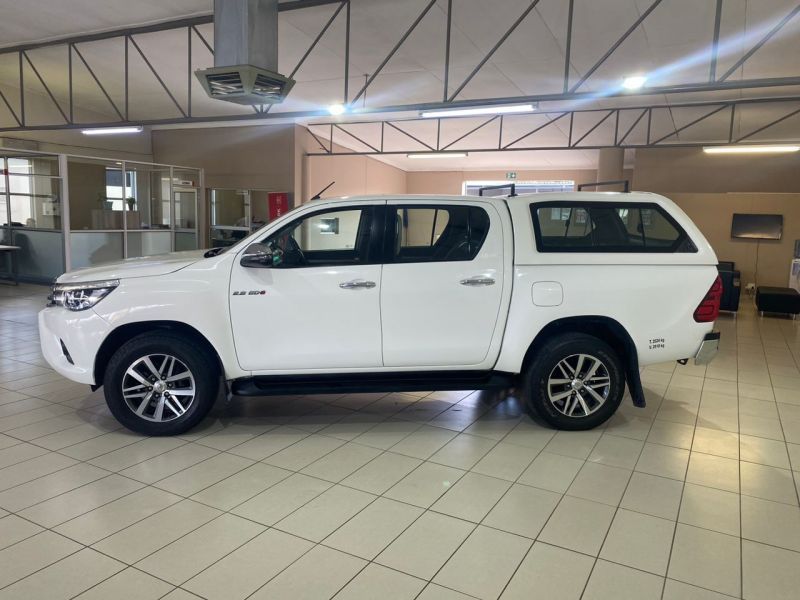 2018 Toyota Hilux photo 2