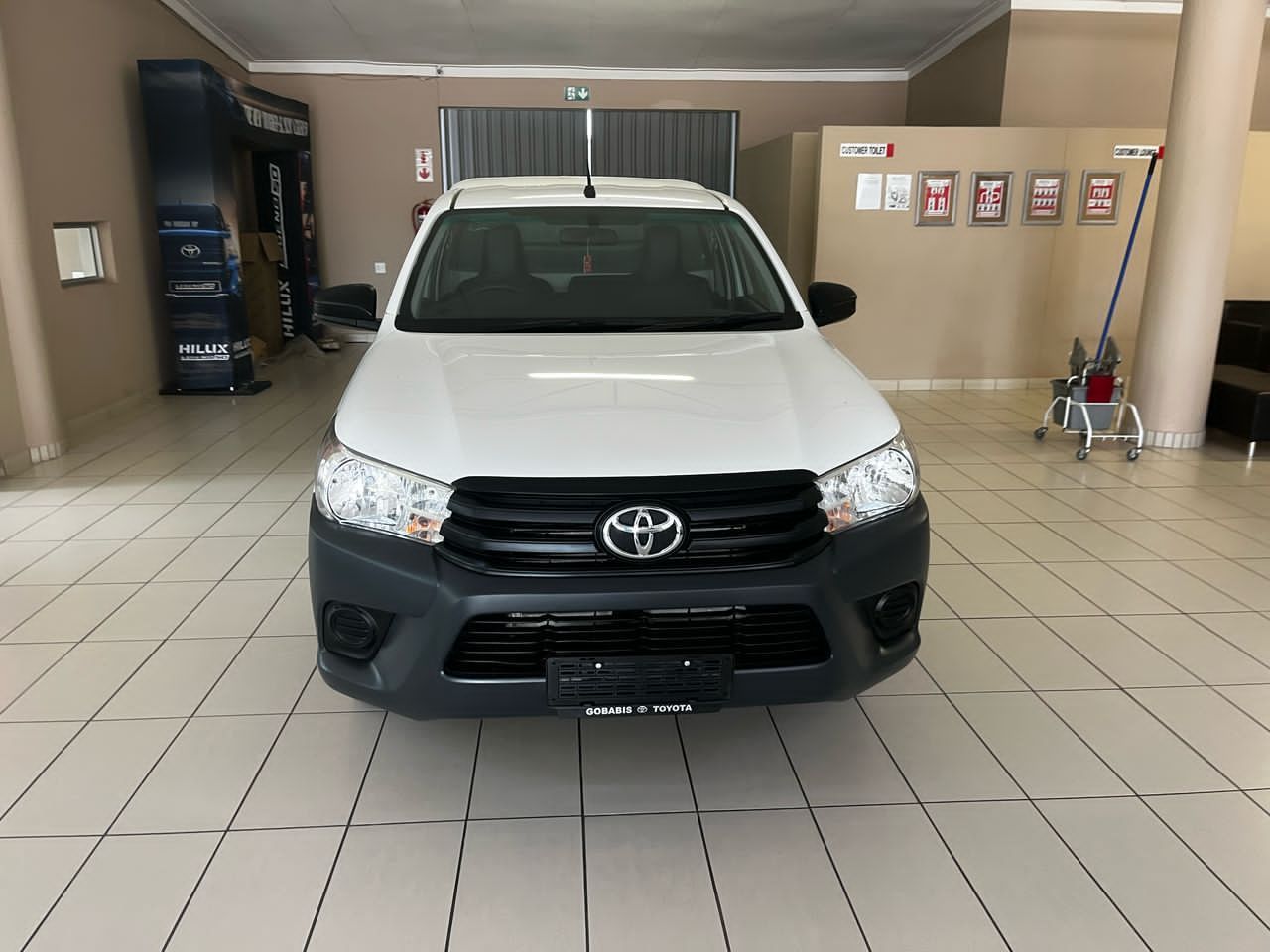 2024 Toyota Hilux photo 3