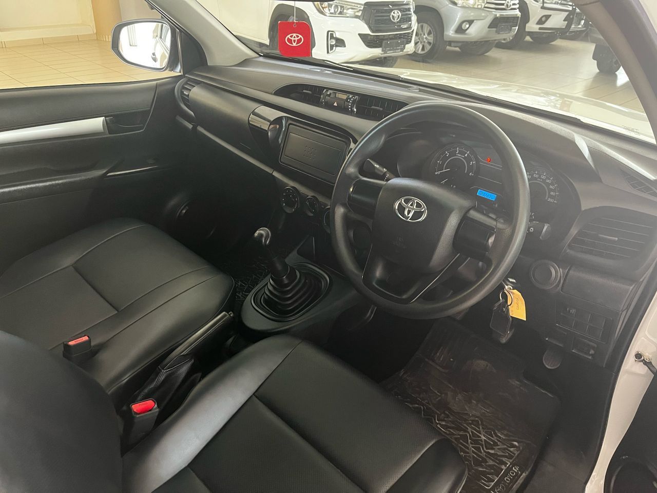 2024 Toyota Hilux photo 7