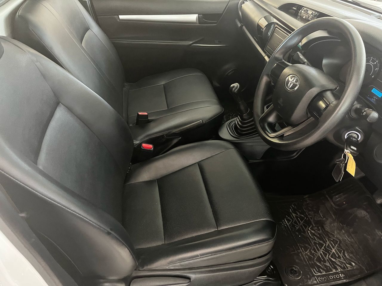 2024 Toyota Hilux photo 8