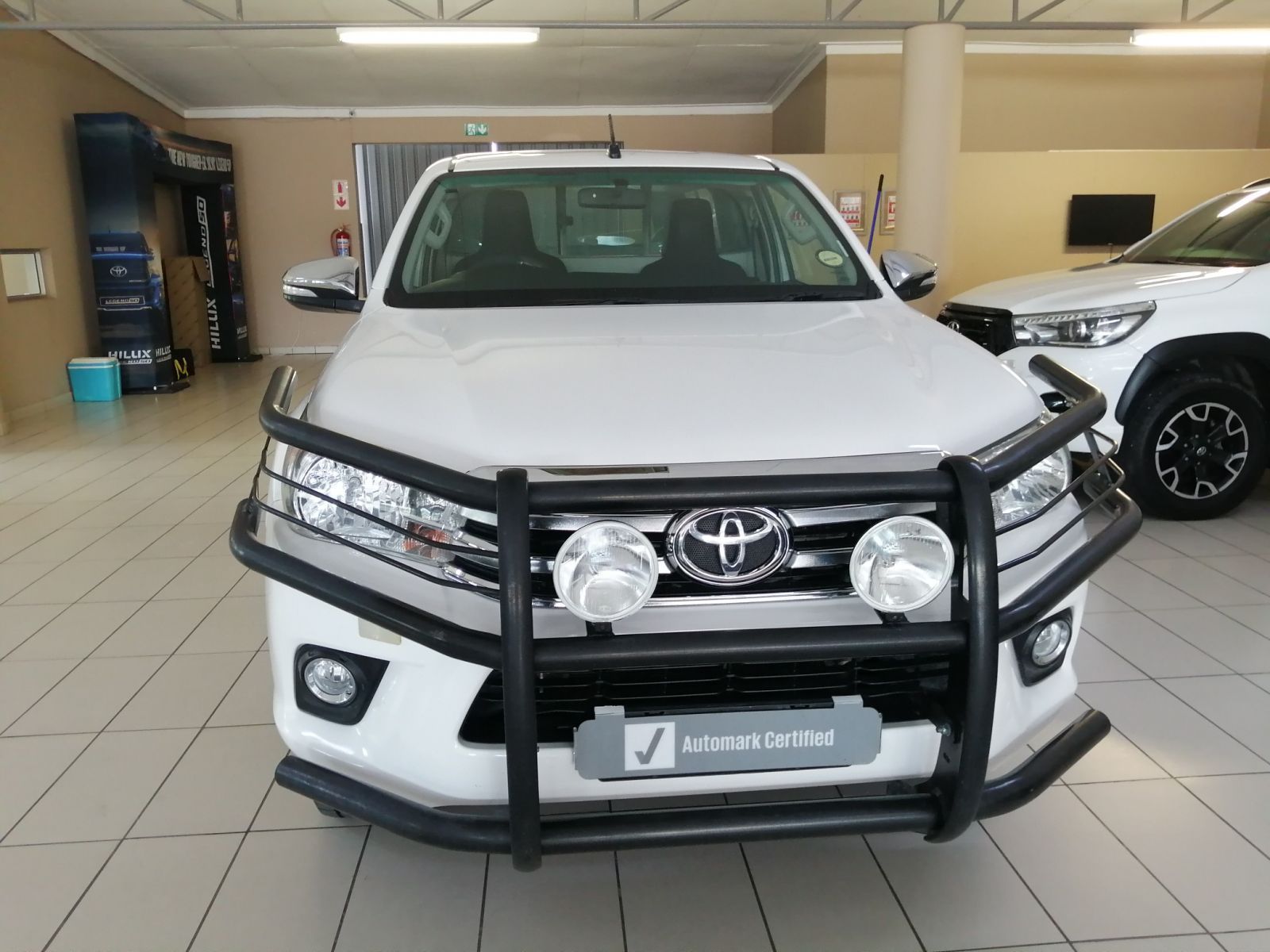2016 Toyota Hilux photo 2
