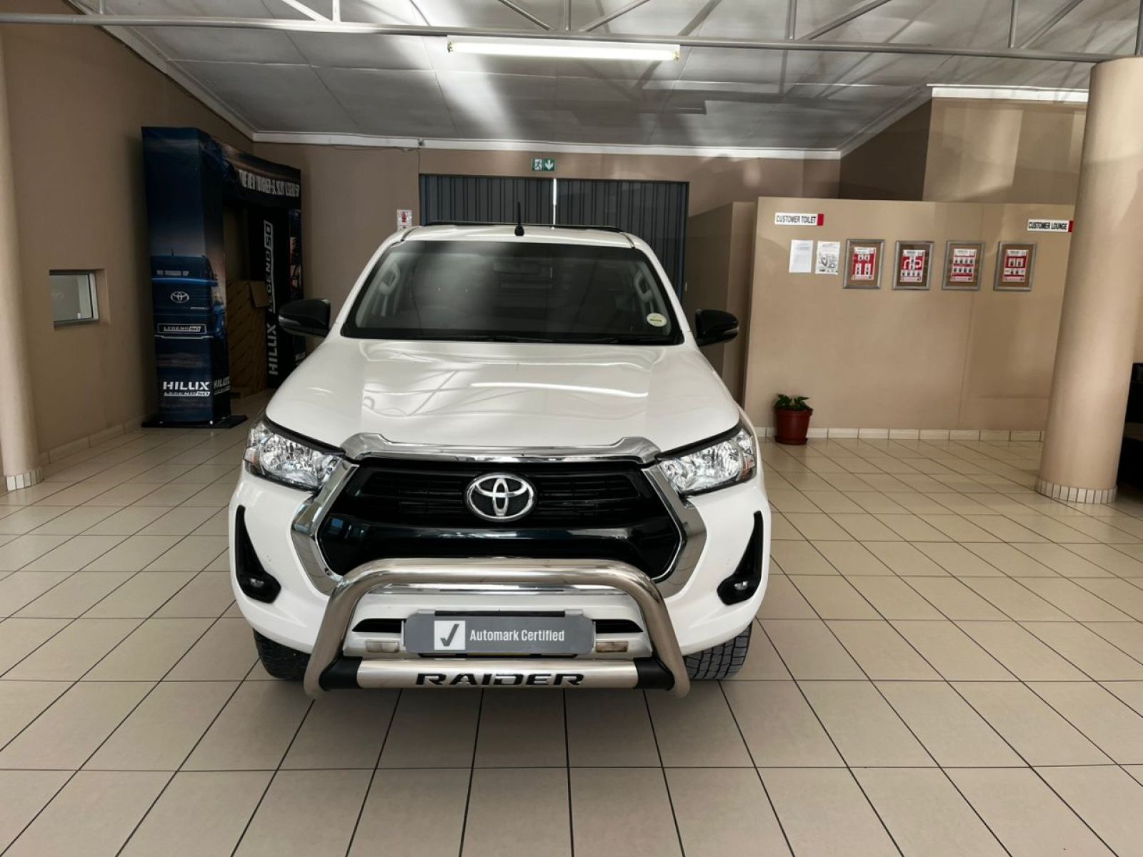 2023 Toyota Hilux photo 5