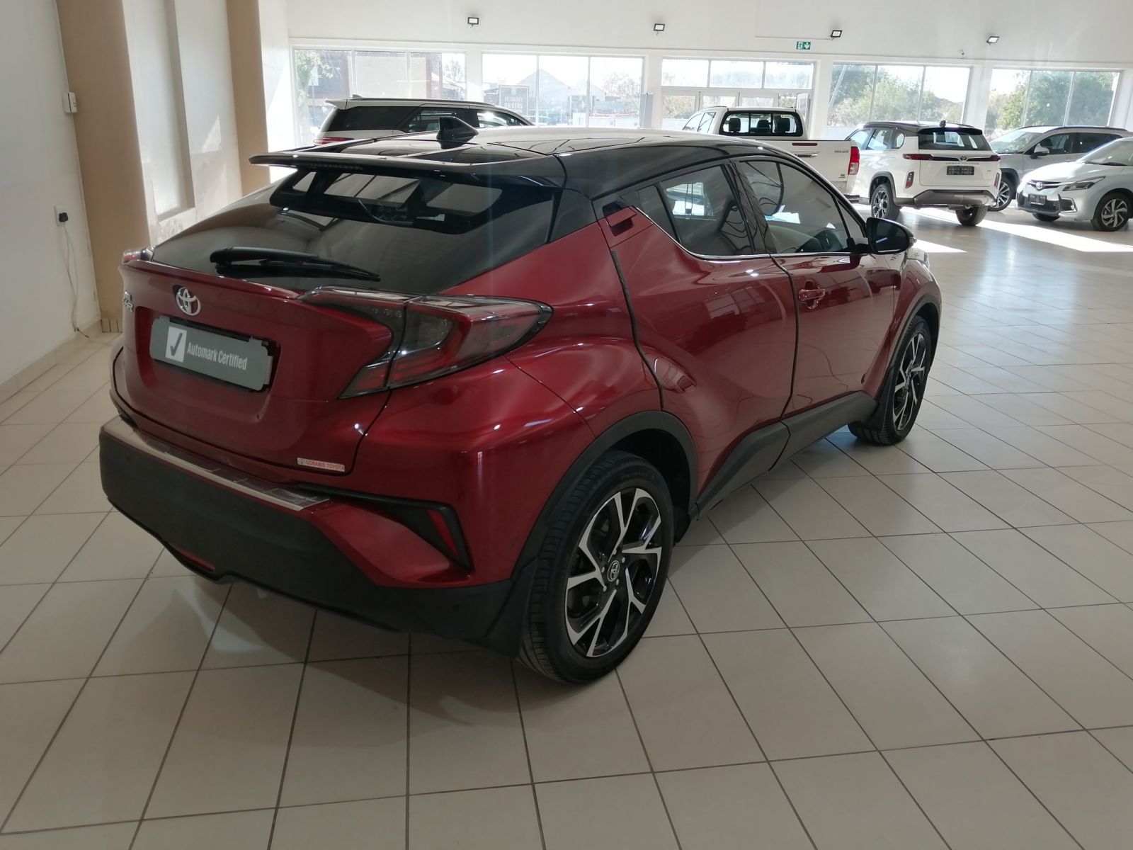 2019 Toyota C-HR photo 2