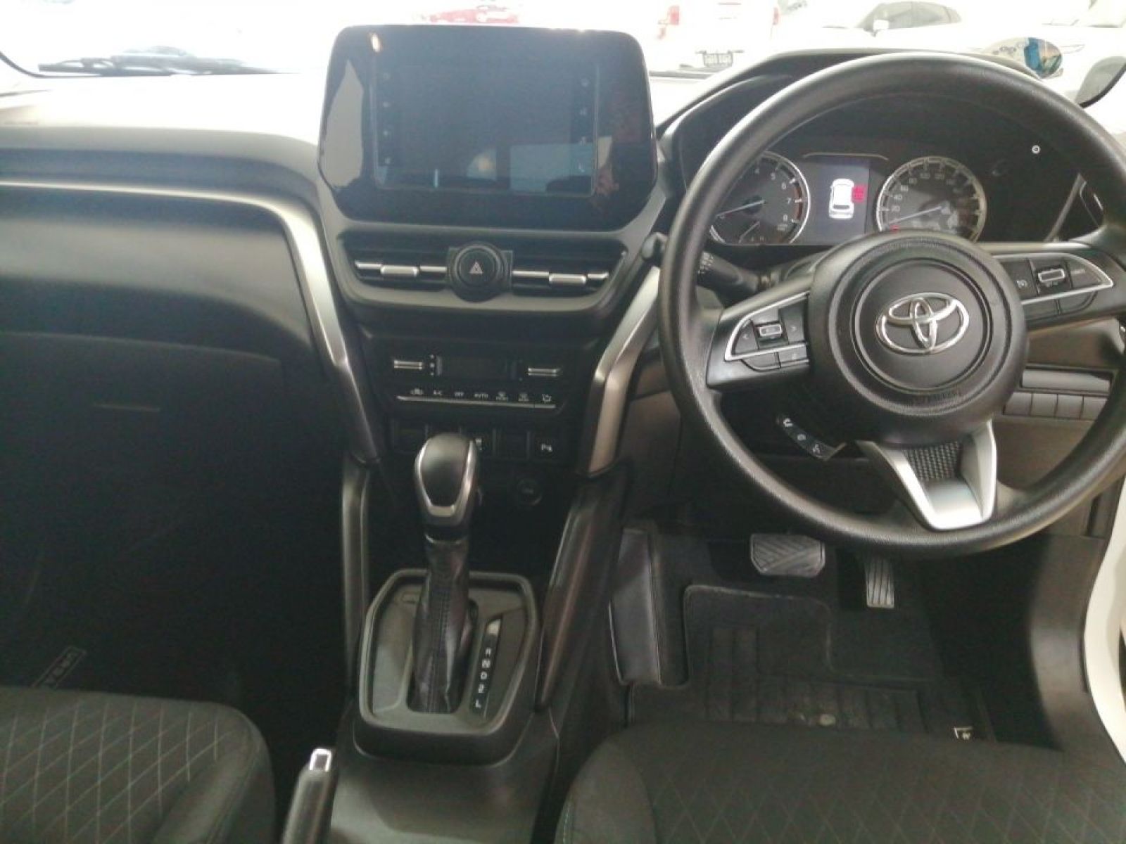 2024 Toyota Urban Cruiser photo 6