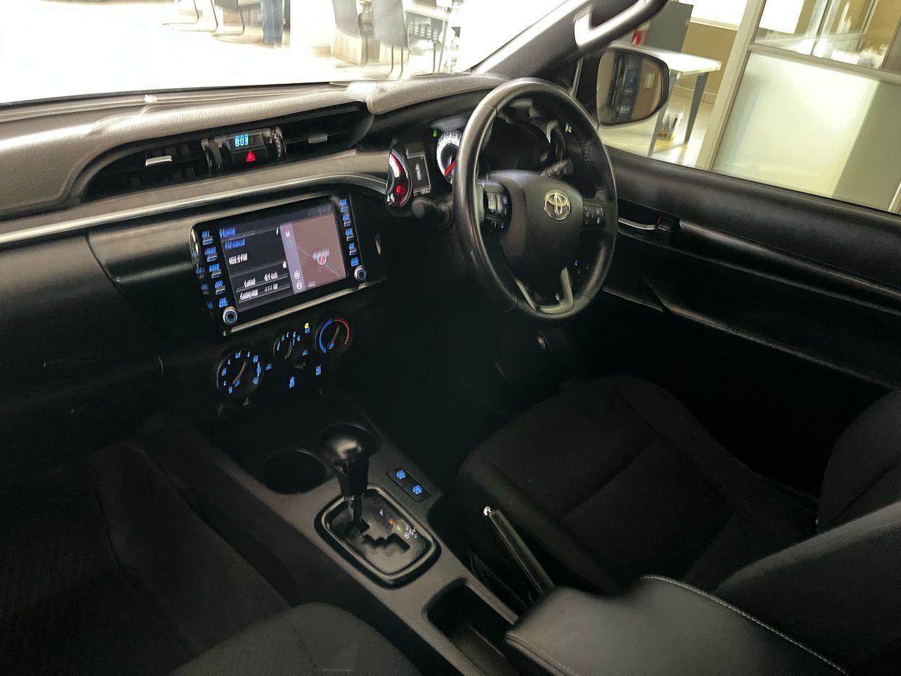 2020 Toyota Hilux photo 6