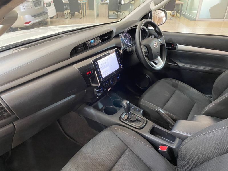 2022 Toyota Hilux photo 6