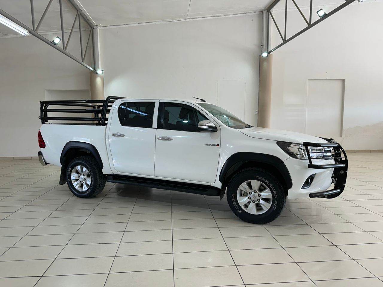 2017 Toyota Hilux photo 2
