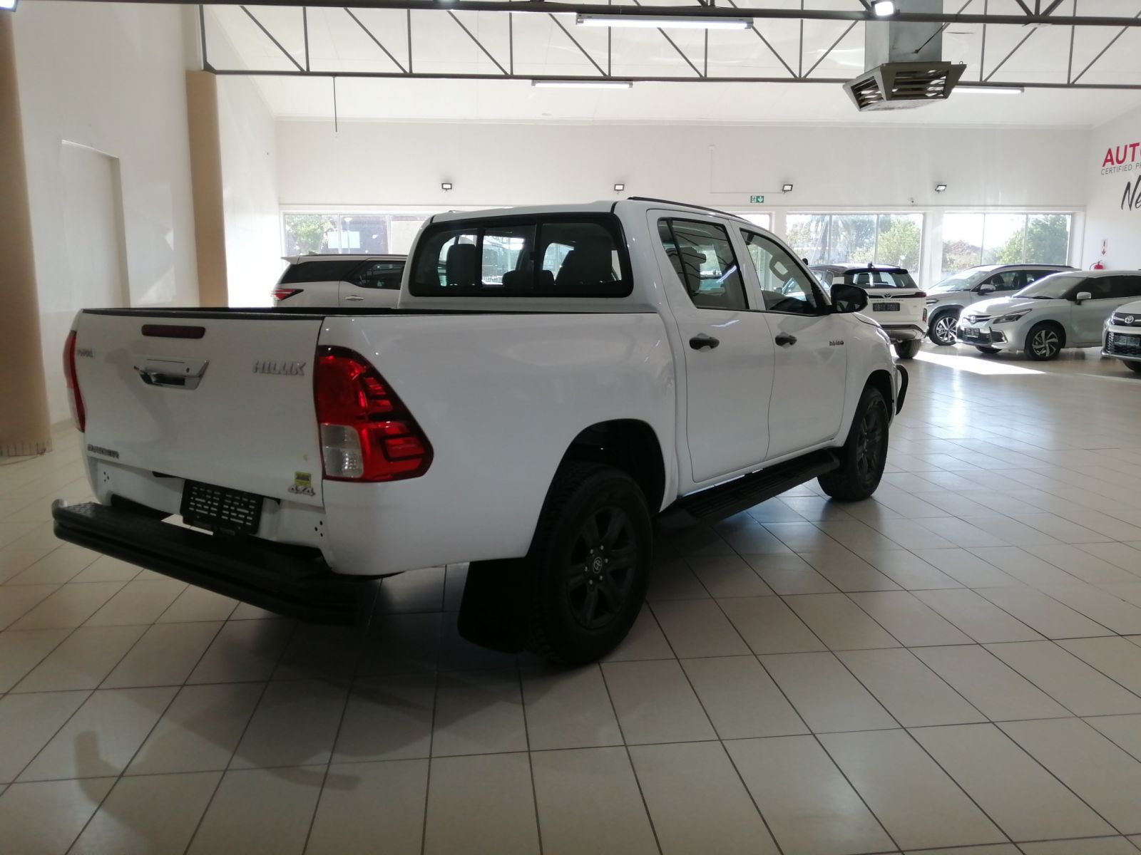 2023 Toyota Hilux photo 4