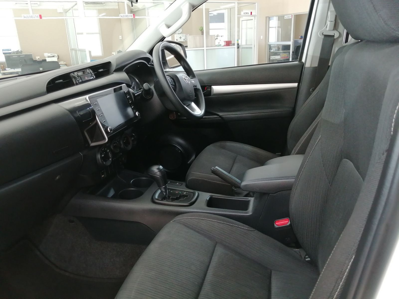 2023 Toyota Hilux photo 7