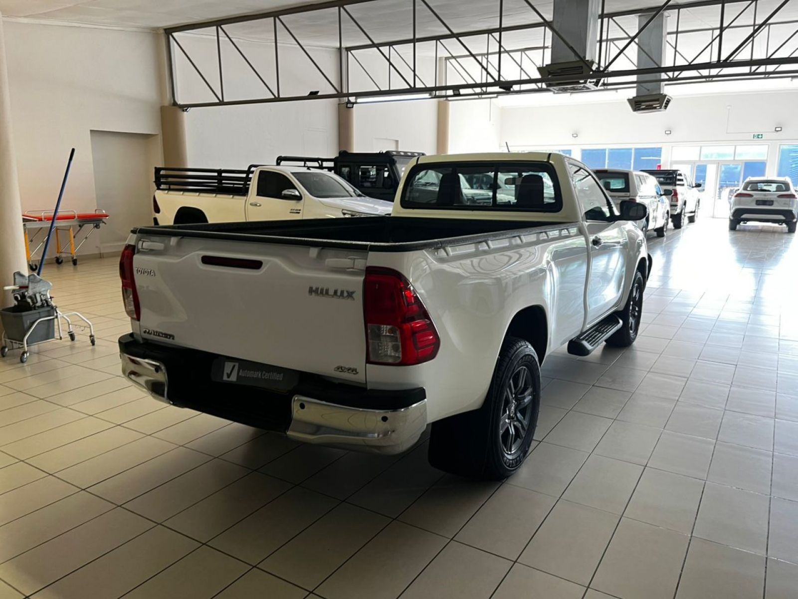 2023 Toyota Hilux photo 8