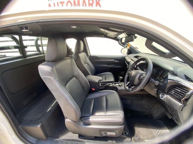 2024 Toyota Hilux photo 12