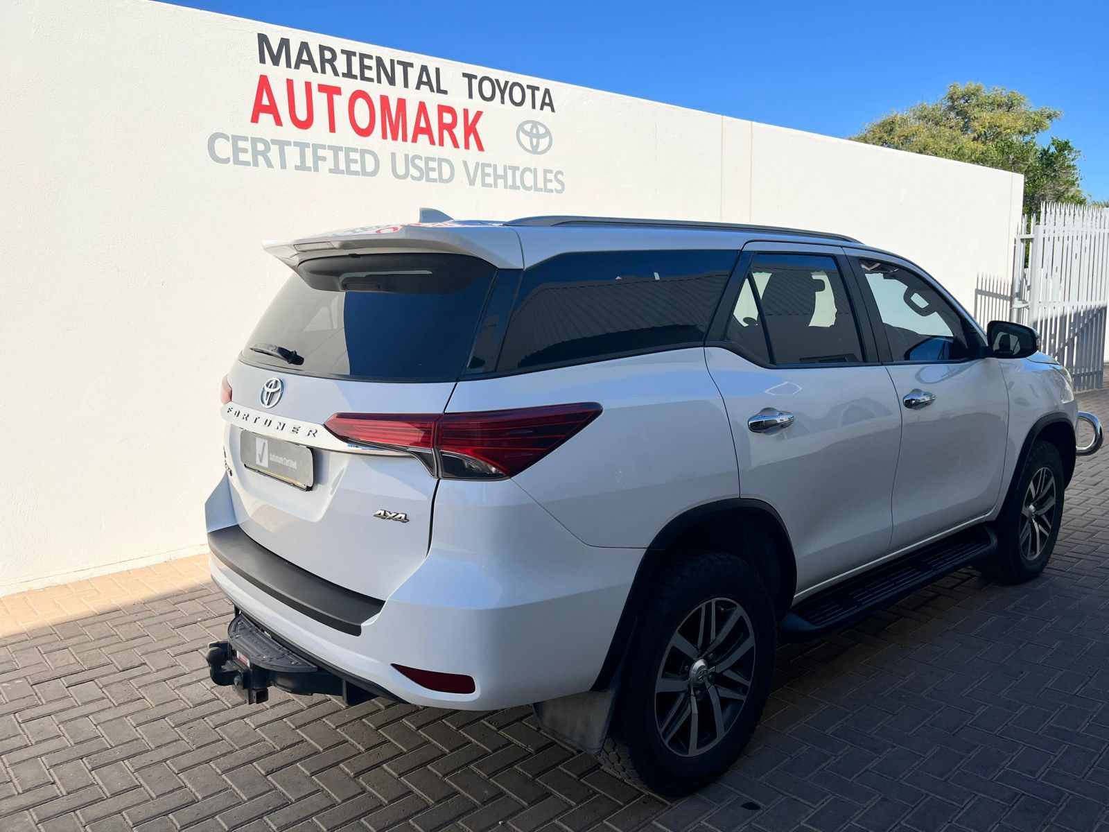 2017 Toyota Fortuner photo 4