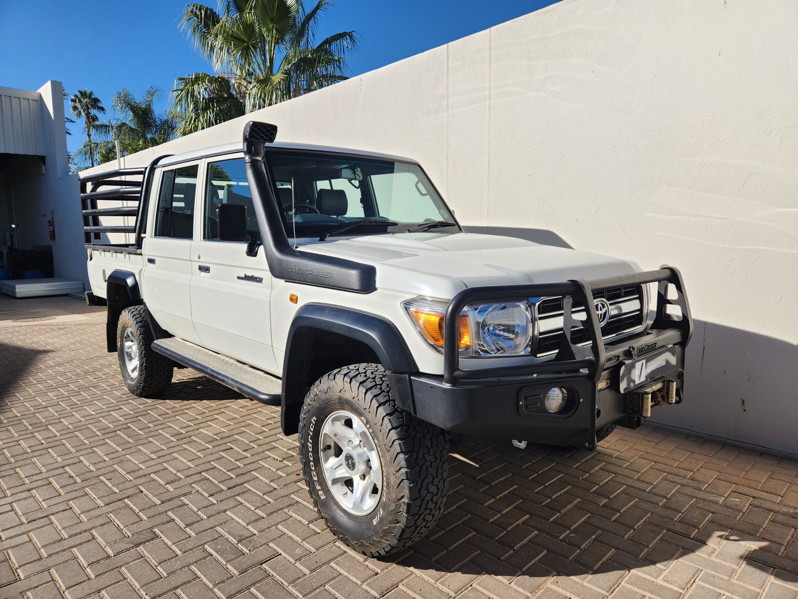 2018 Toyota Land Cruiser DC 4.0 V6 Petrol photo 1