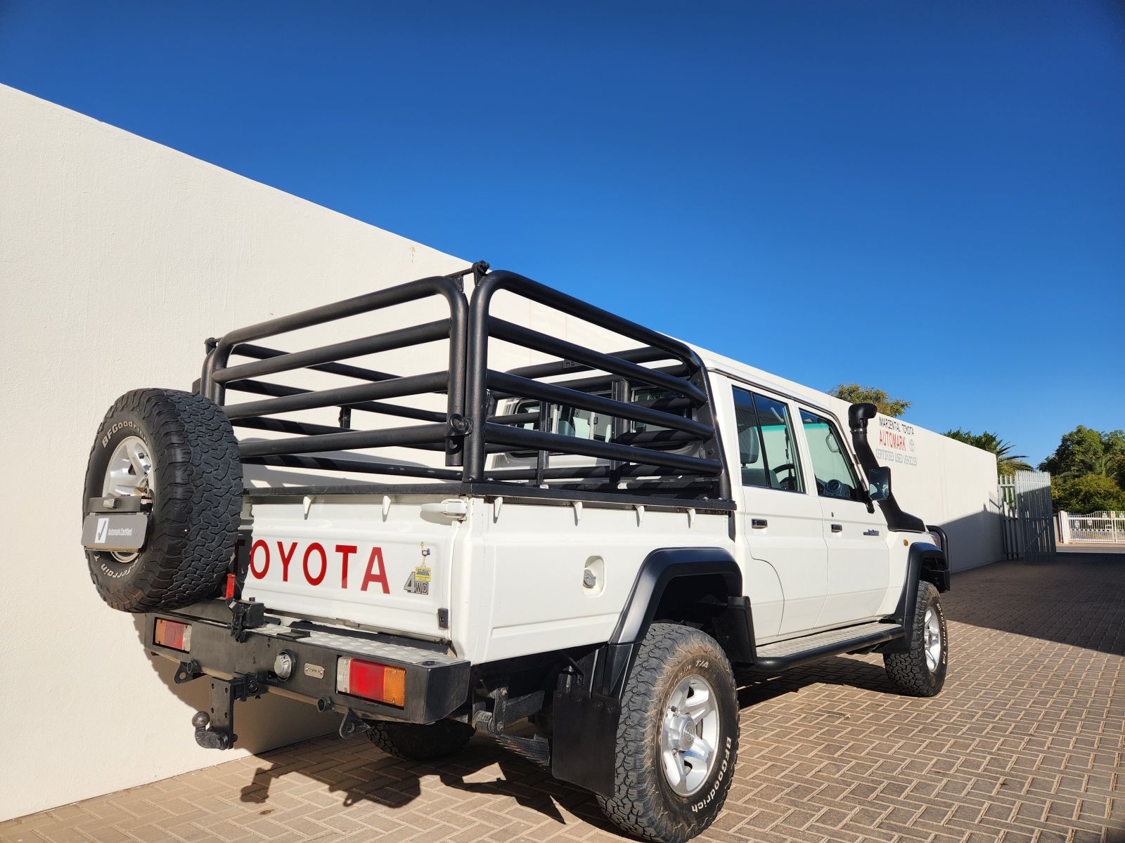 2018 Toyota Land Cruiser DC 4.0 V6 Petrol photo 4