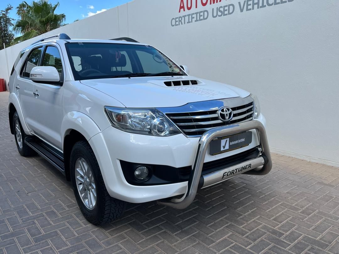 2014 Toyota Fortuner photo 1