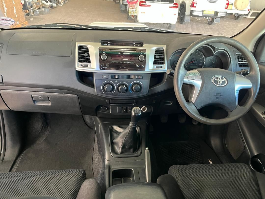 2014 Toyota Fortuner photo 11