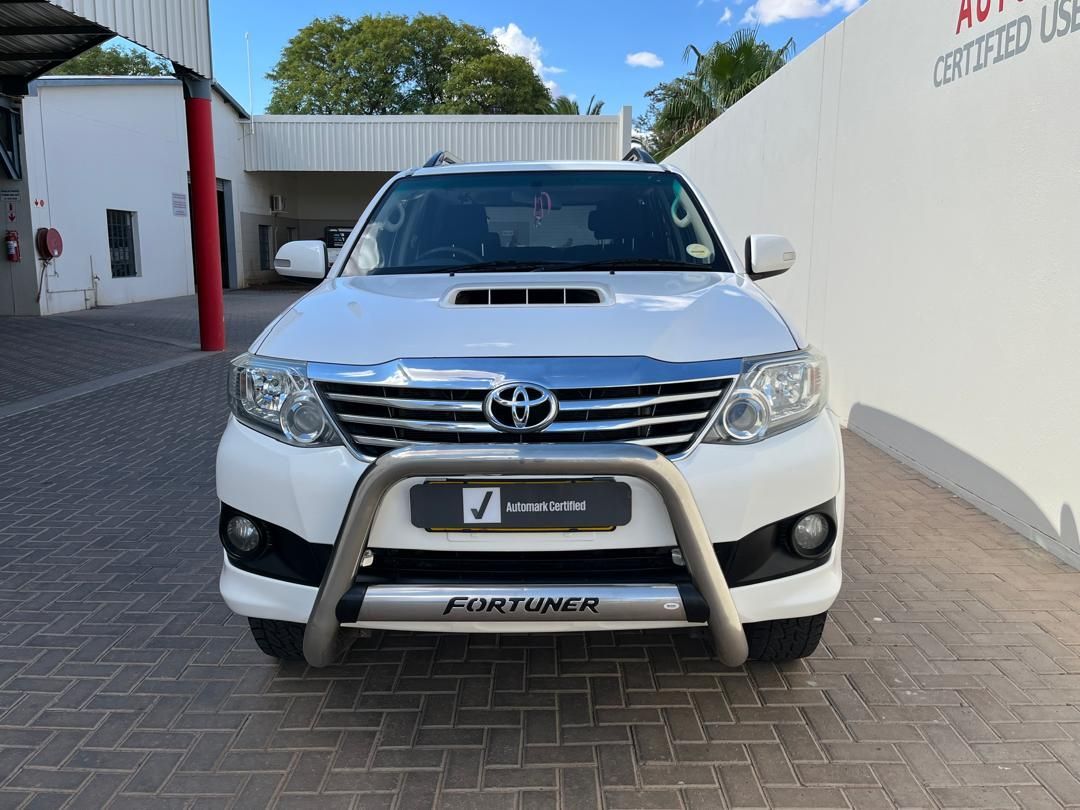 2014 Toyota Fortuner photo 4