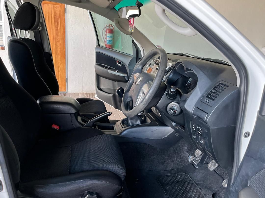 2014 Toyota Fortuner photo 9