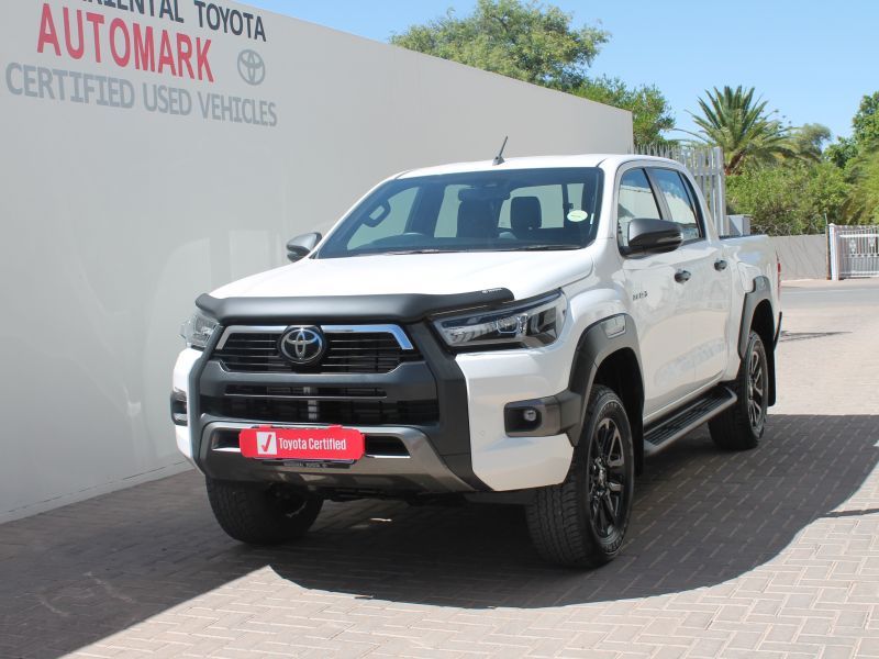 2023 Toyota Hilux photo 1