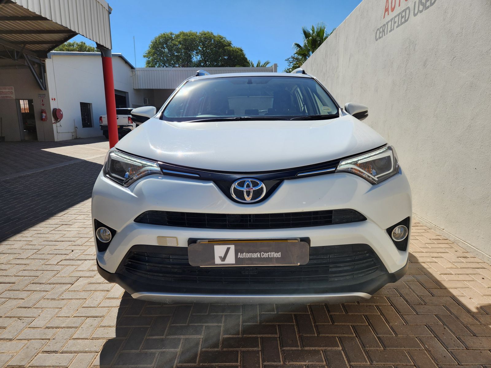2016 Toyota Rav4 photo 2
