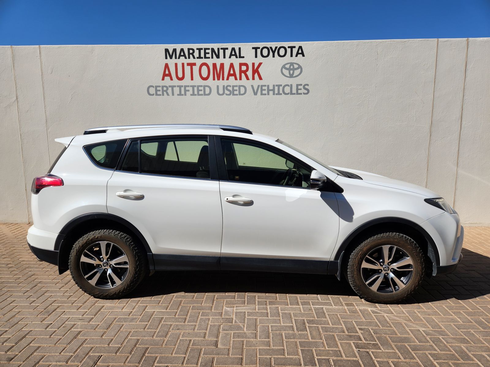 2016 Toyota Rav4 photo 3