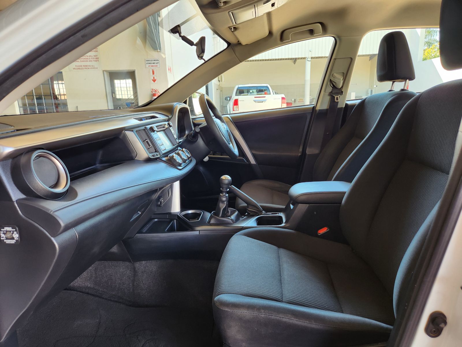 2016 Toyota Rav4 photo 7