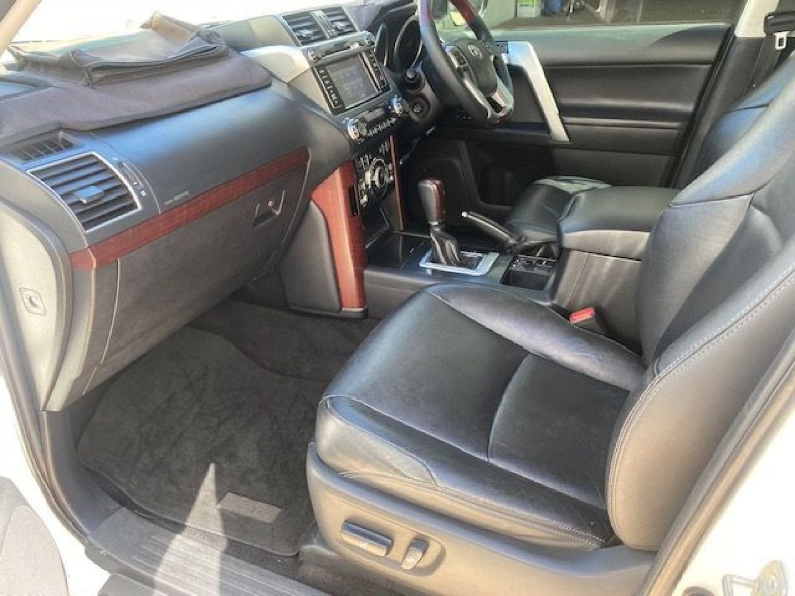 2016 Toyota Land Cruiser photo 17