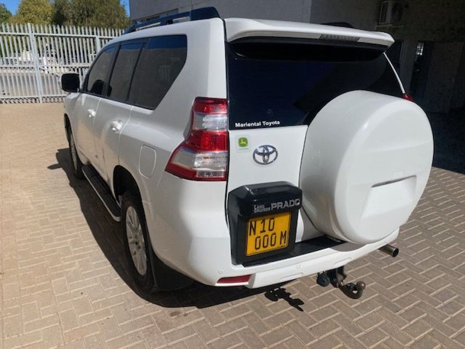 2016 Toyota Land Cruiser photo 7