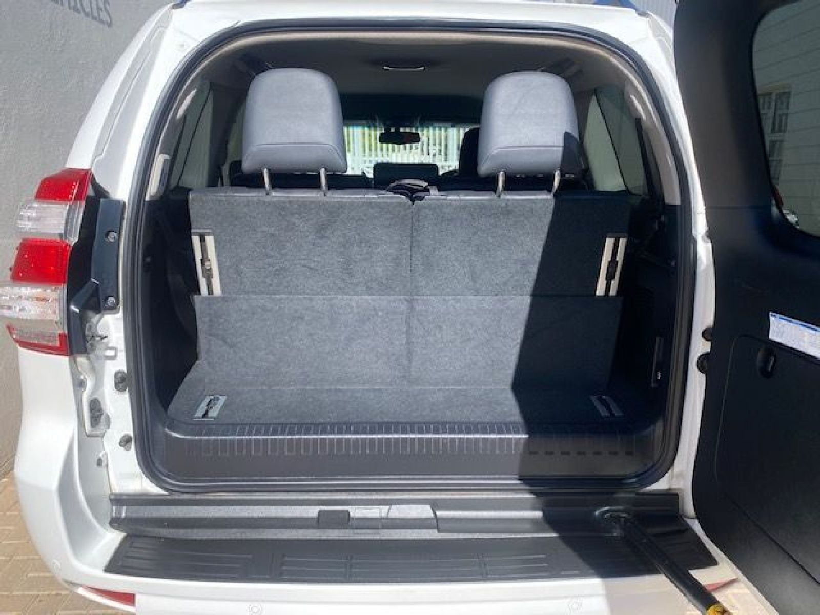 2016 Toyota Land Cruiser photo 8