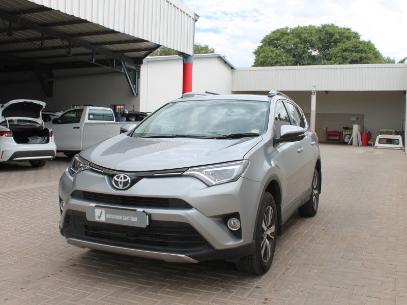 2017 Toyota Rav4 photo 3