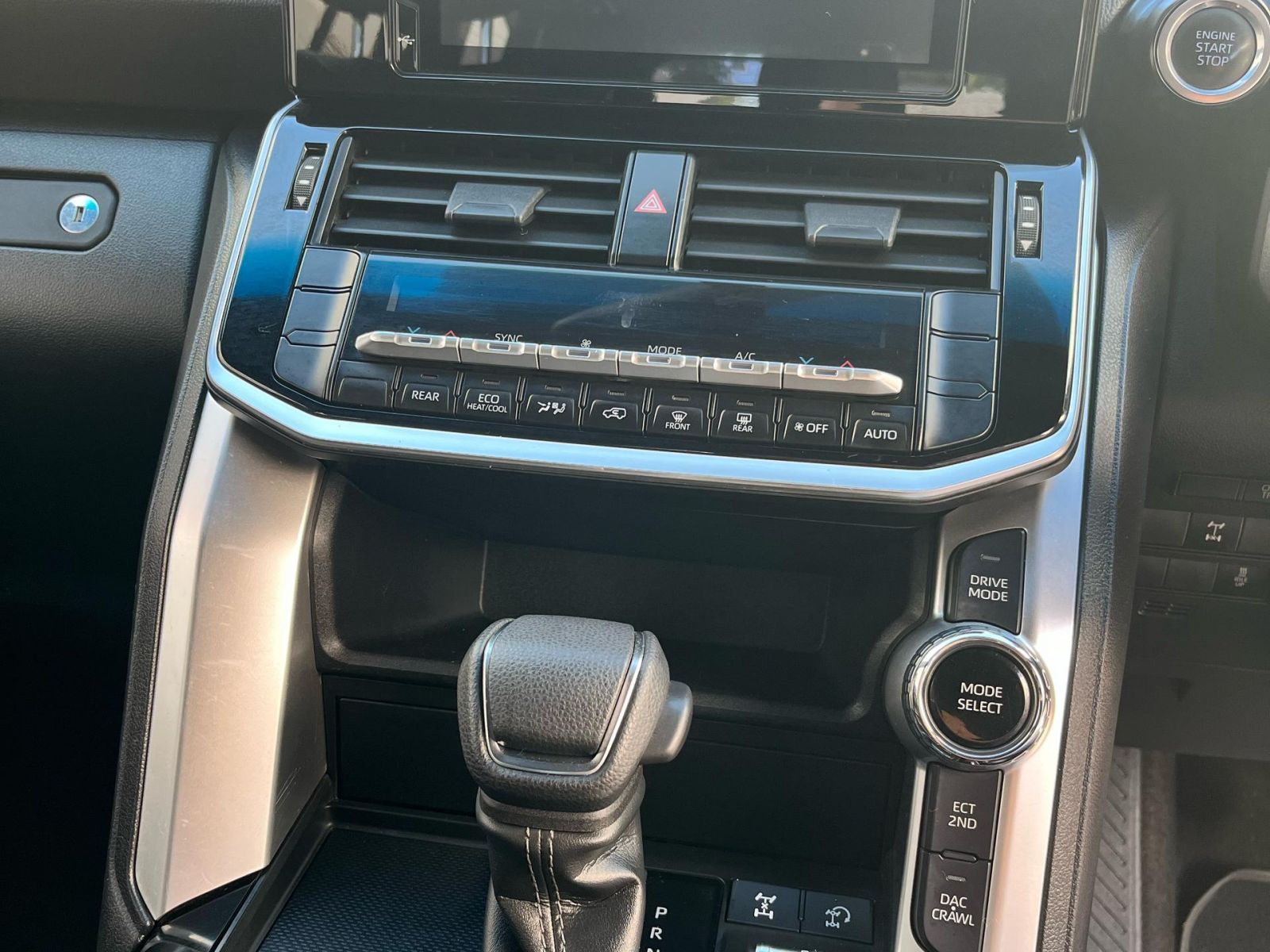 2022 Toyota Land Cruiser photo 11