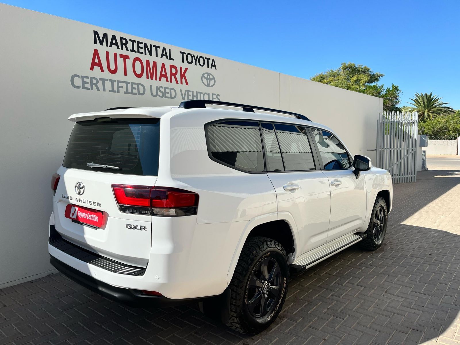 2022 Toyota Land Cruiser photo 4