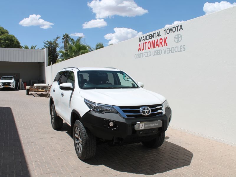 2017 Toyota Fortuner photo 1