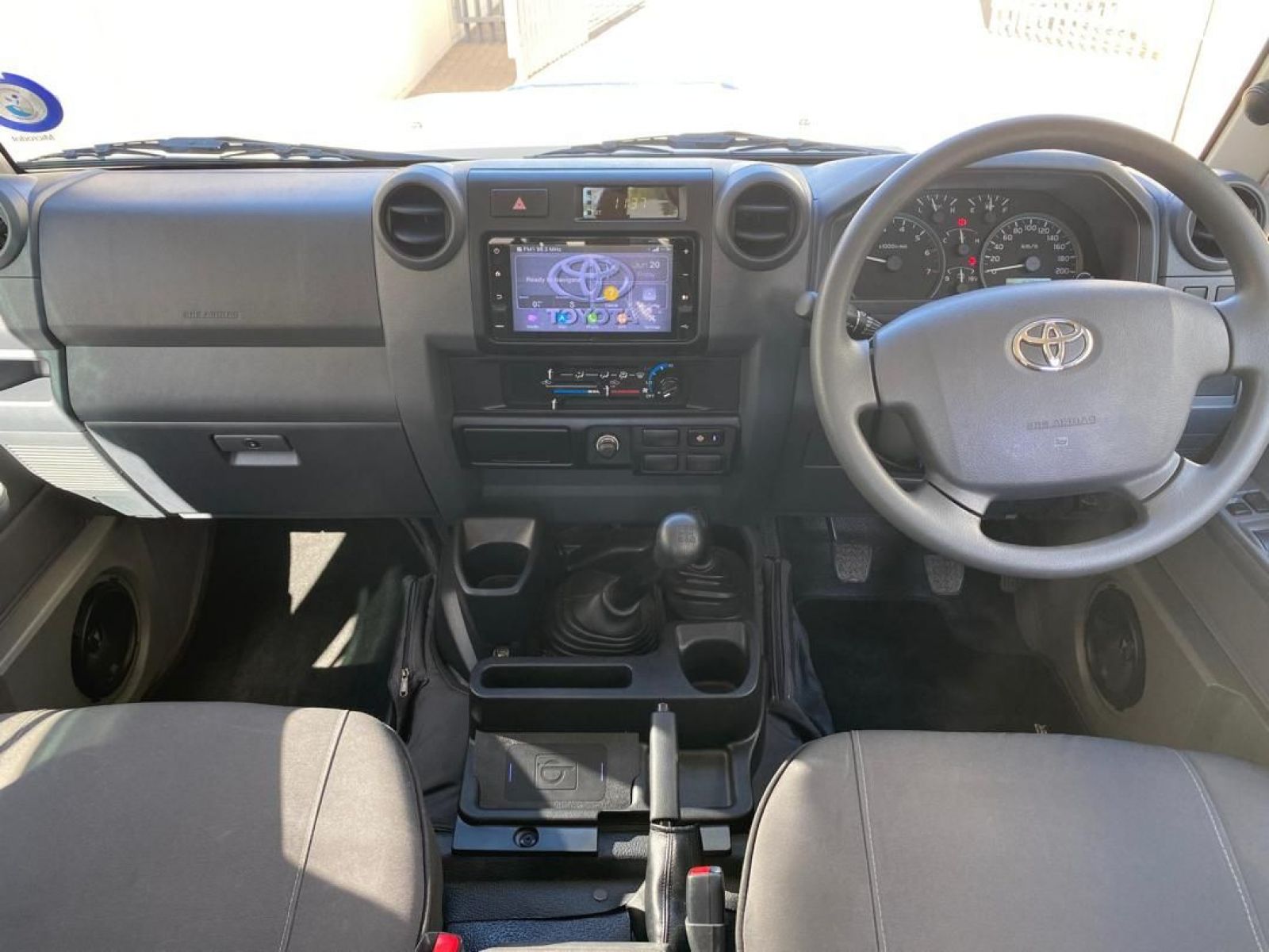 2022 Toyota Land Cruiser photo 14