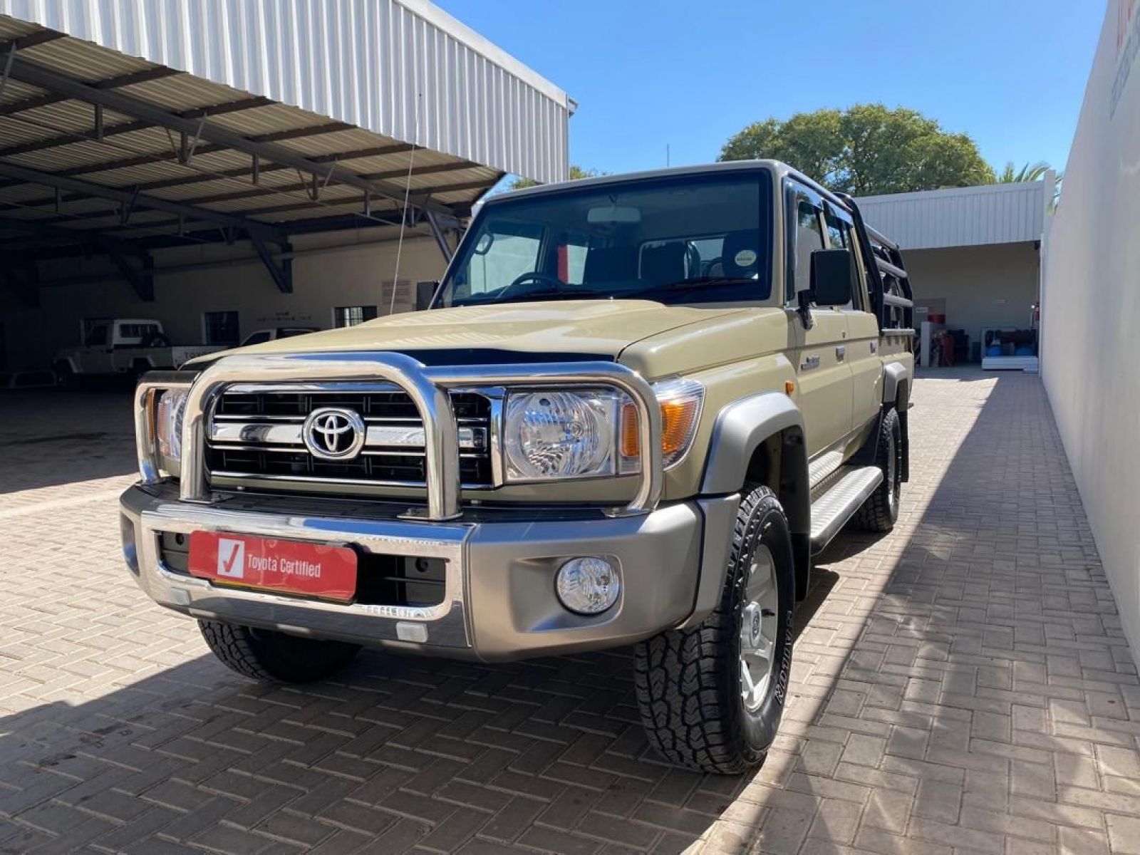 2022 Toyota Land Cruiser photo 3