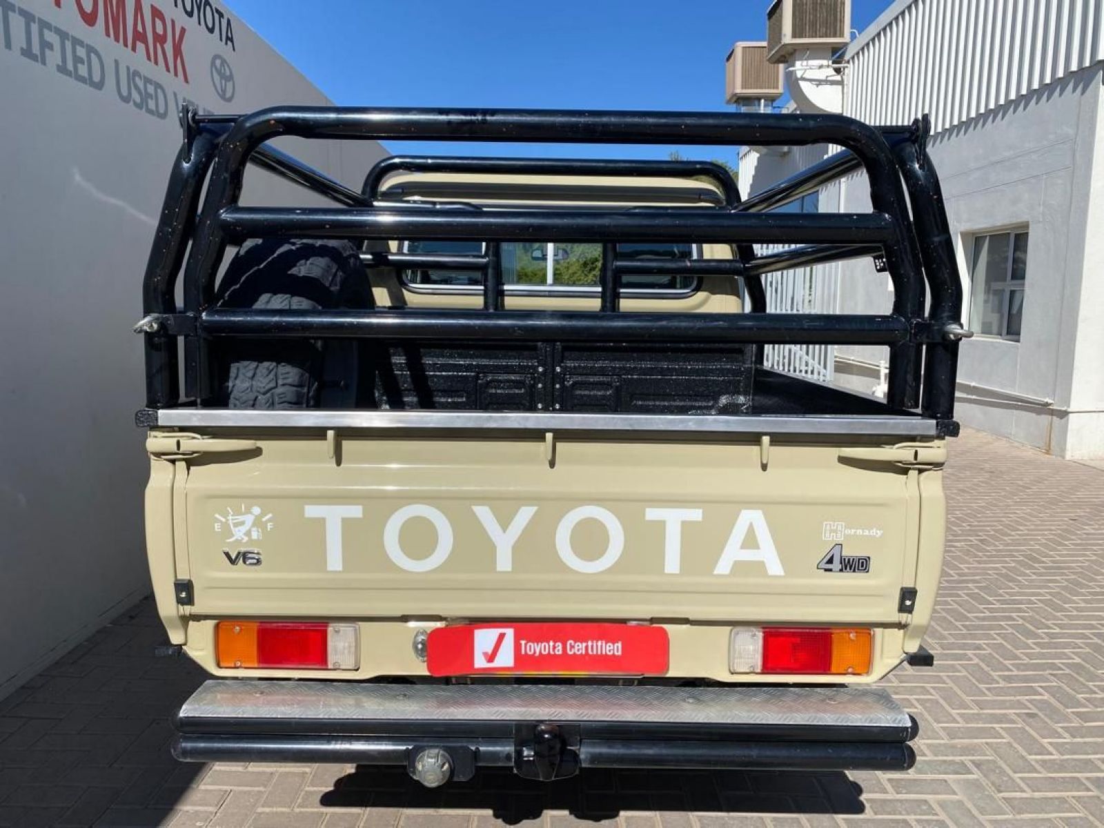 2022 Toyota Land Cruiser photo 6