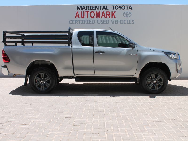 2021 Toyota Hilux photo 2