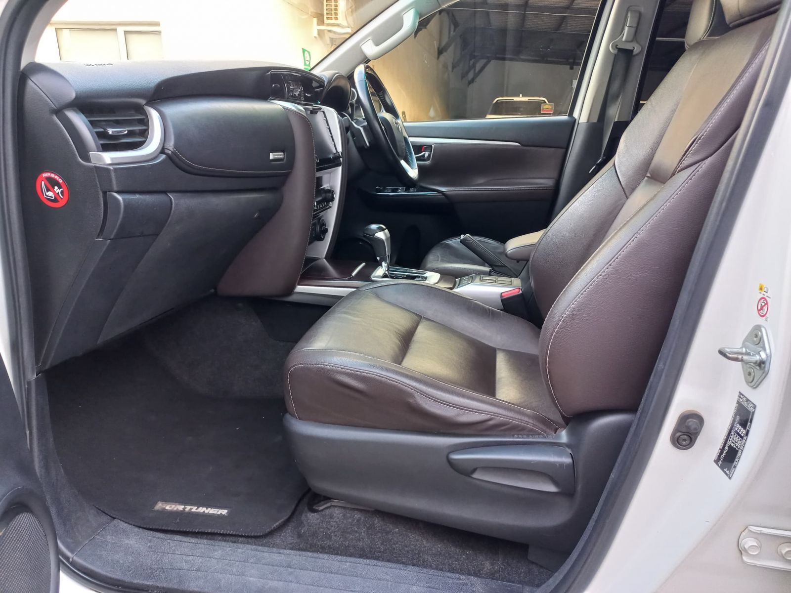 2019 Toyota Fortuner photo 7
