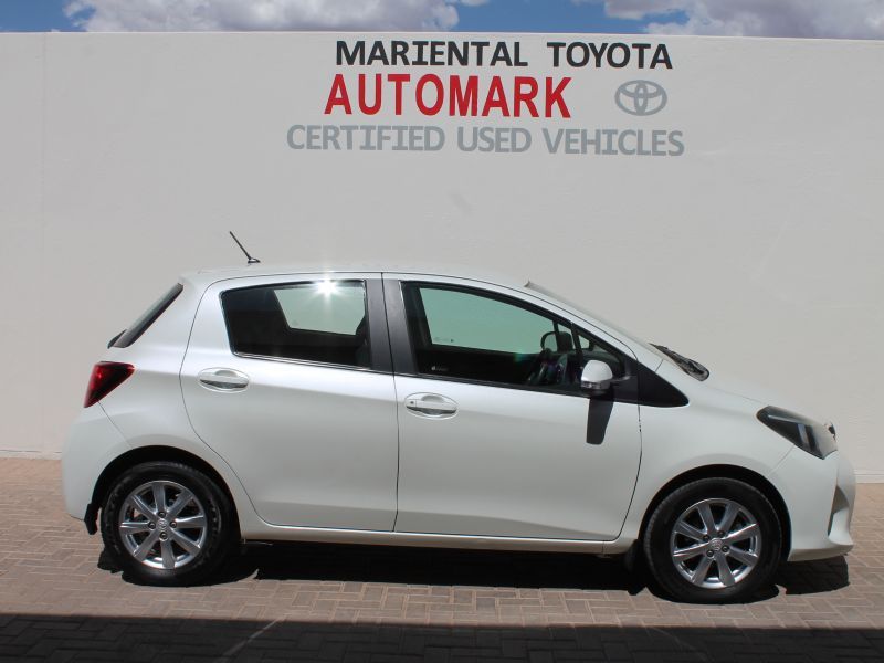 2014 Toyota Yaris photo 2