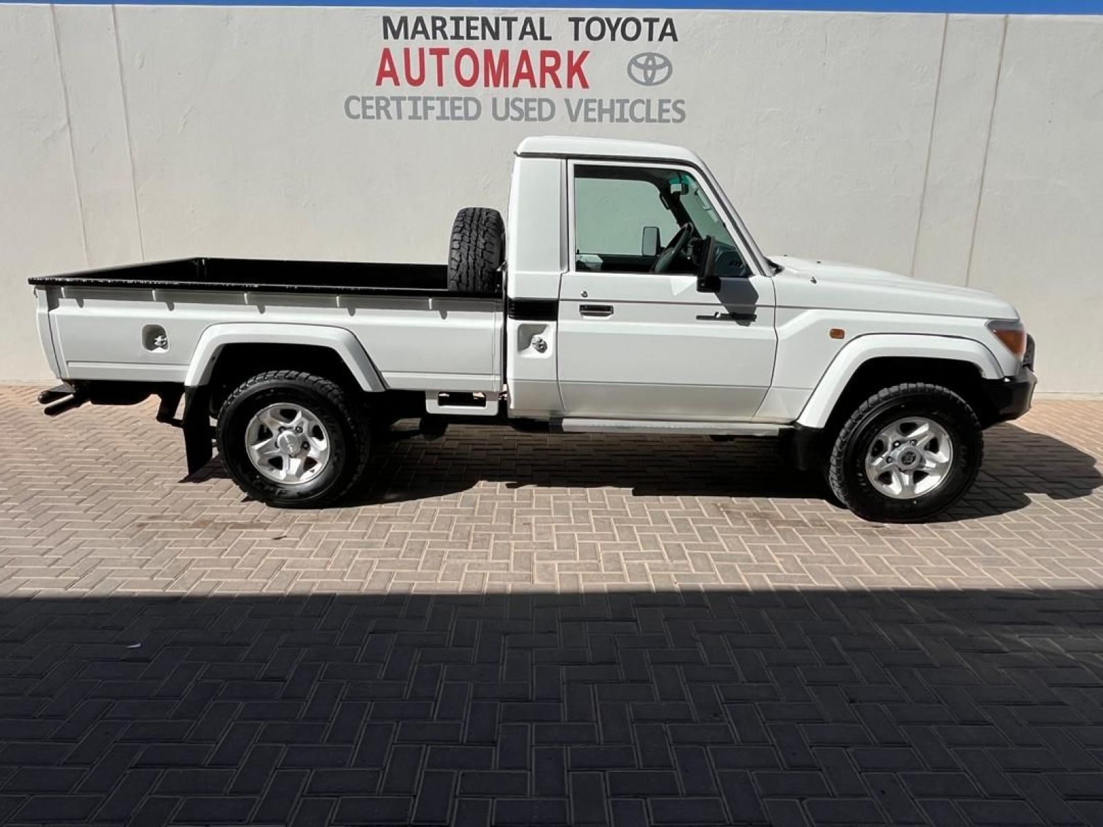 2021 Toyota Land Cruiser photo 2