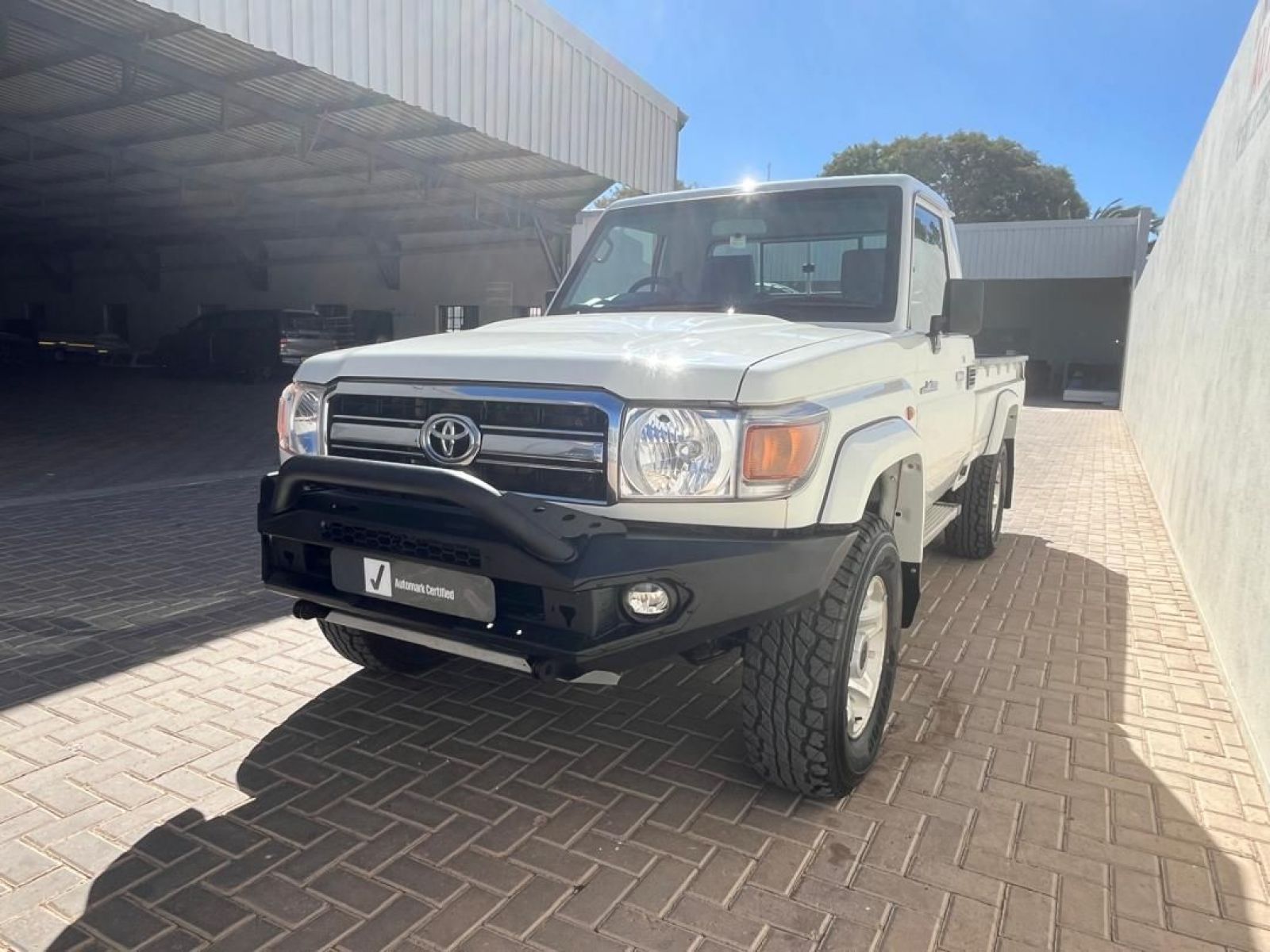 2021 Toyota Land Cruiser photo 3