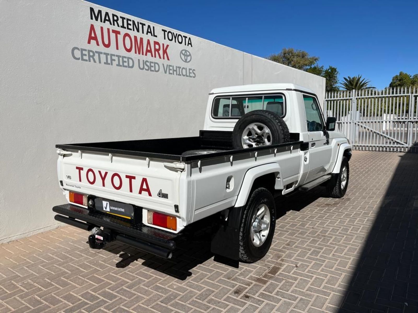 2021 Toyota Land Cruiser photo 7